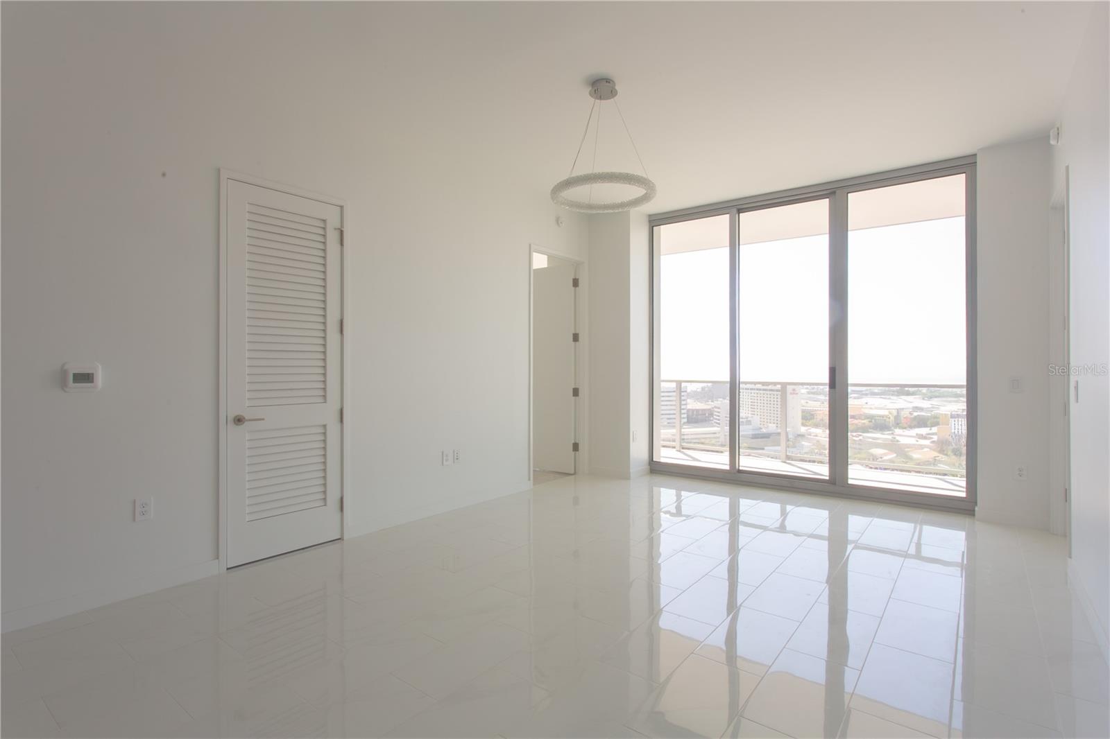 400 CENTRAL AVE #1806
