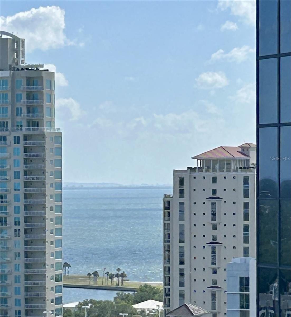 400 CENTRAL AVE #1806
