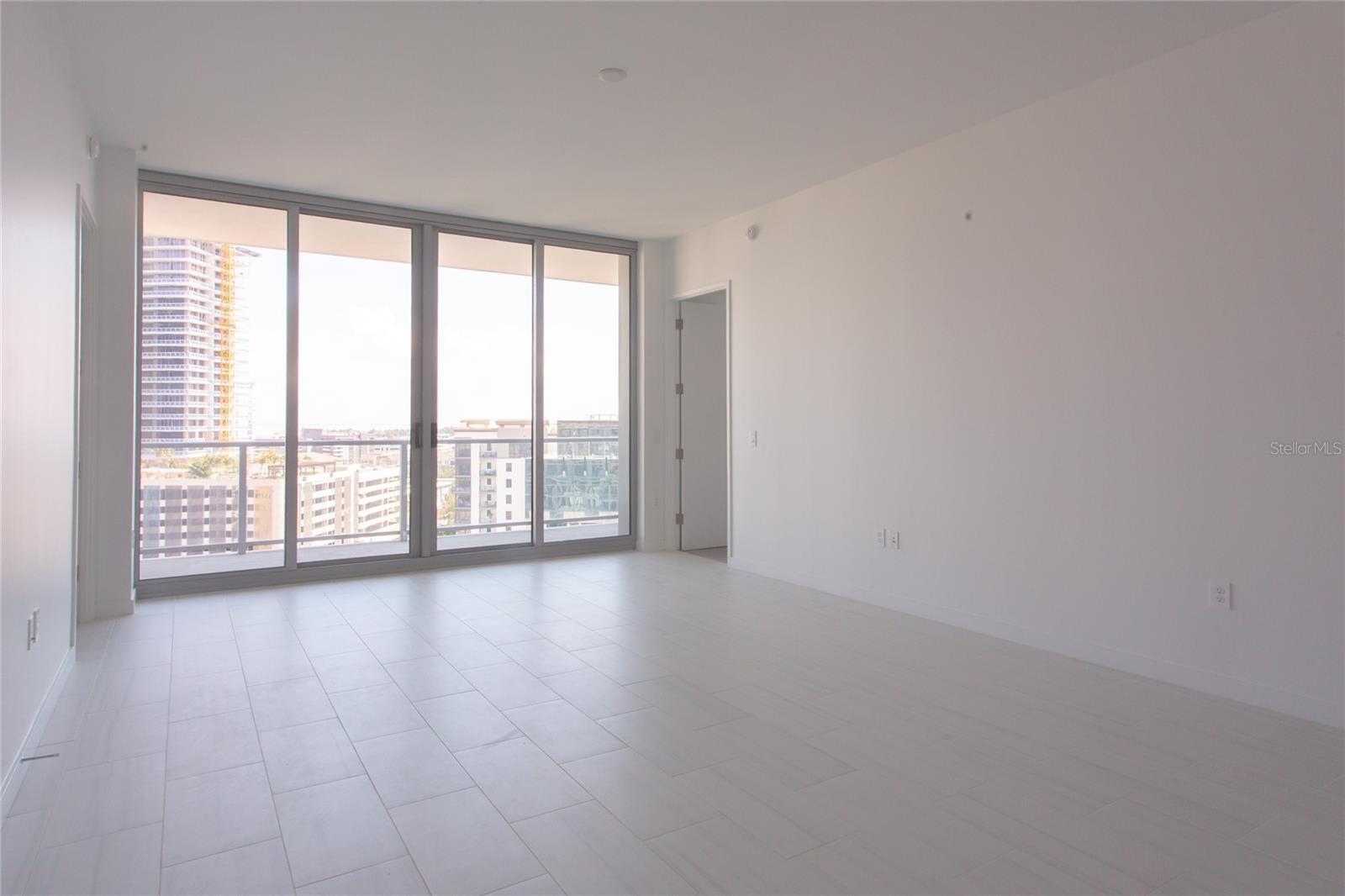 400 CENTRAL AVE #1003