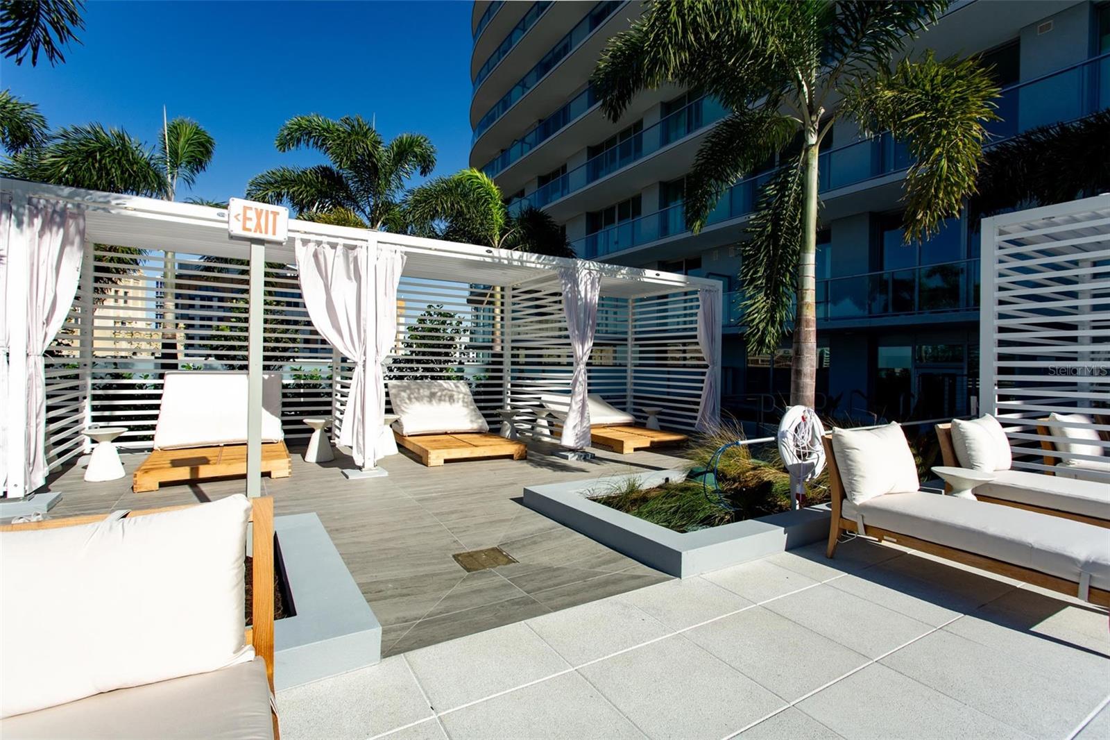 400 CENTRAL AVE #2601