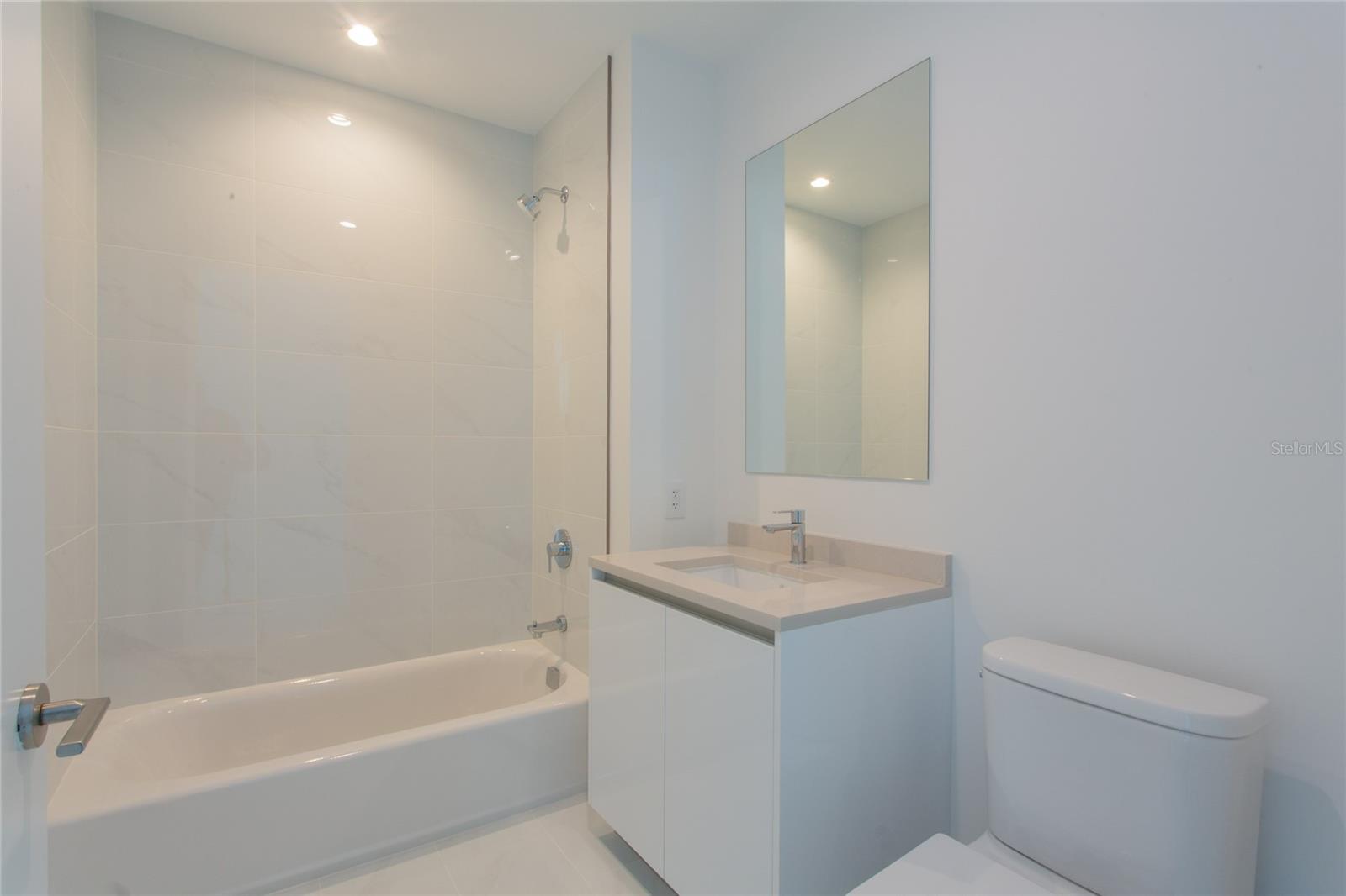 400 CENTRAL AVE #2601