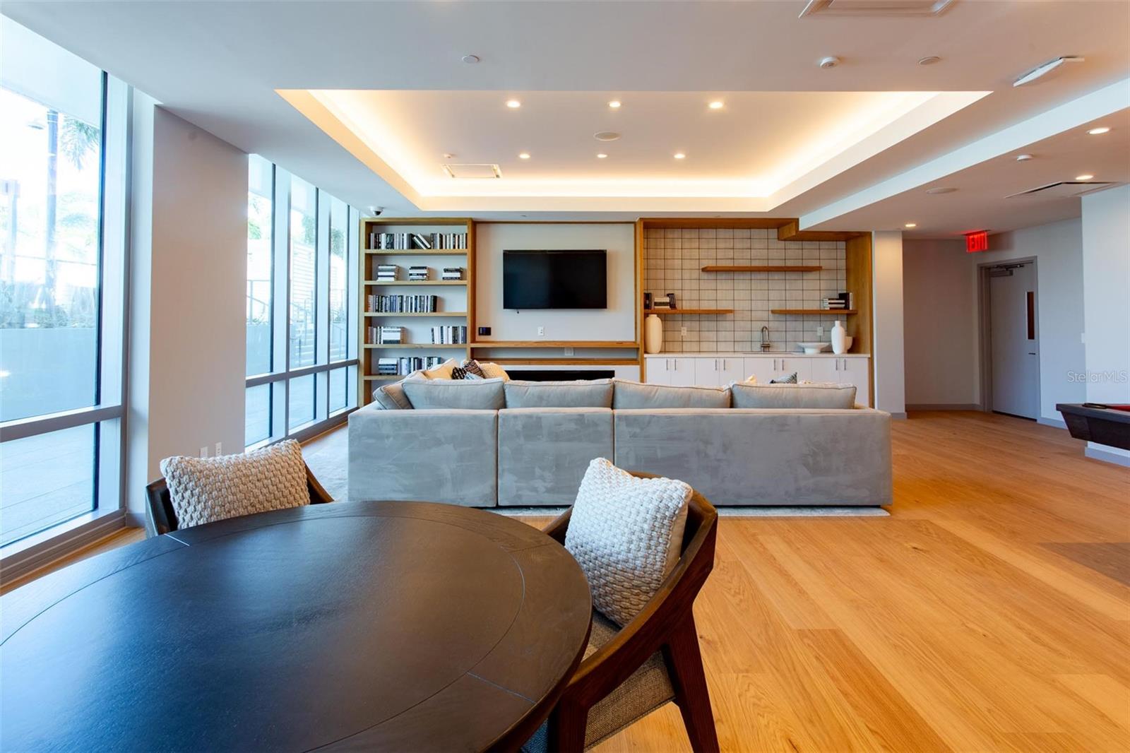 400 CENTRAL AVE #2601