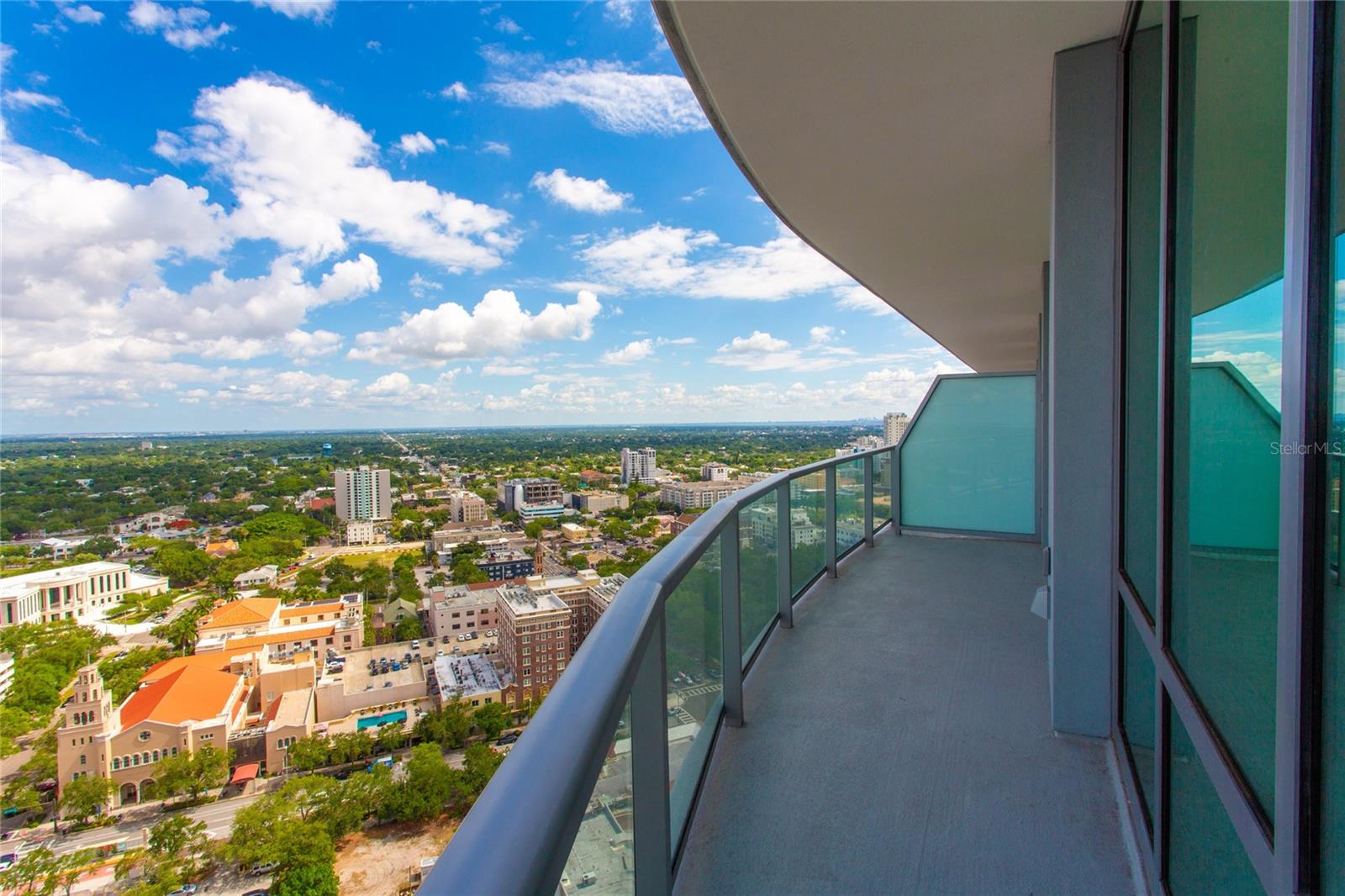 400 CENTRAL AVE #2601
