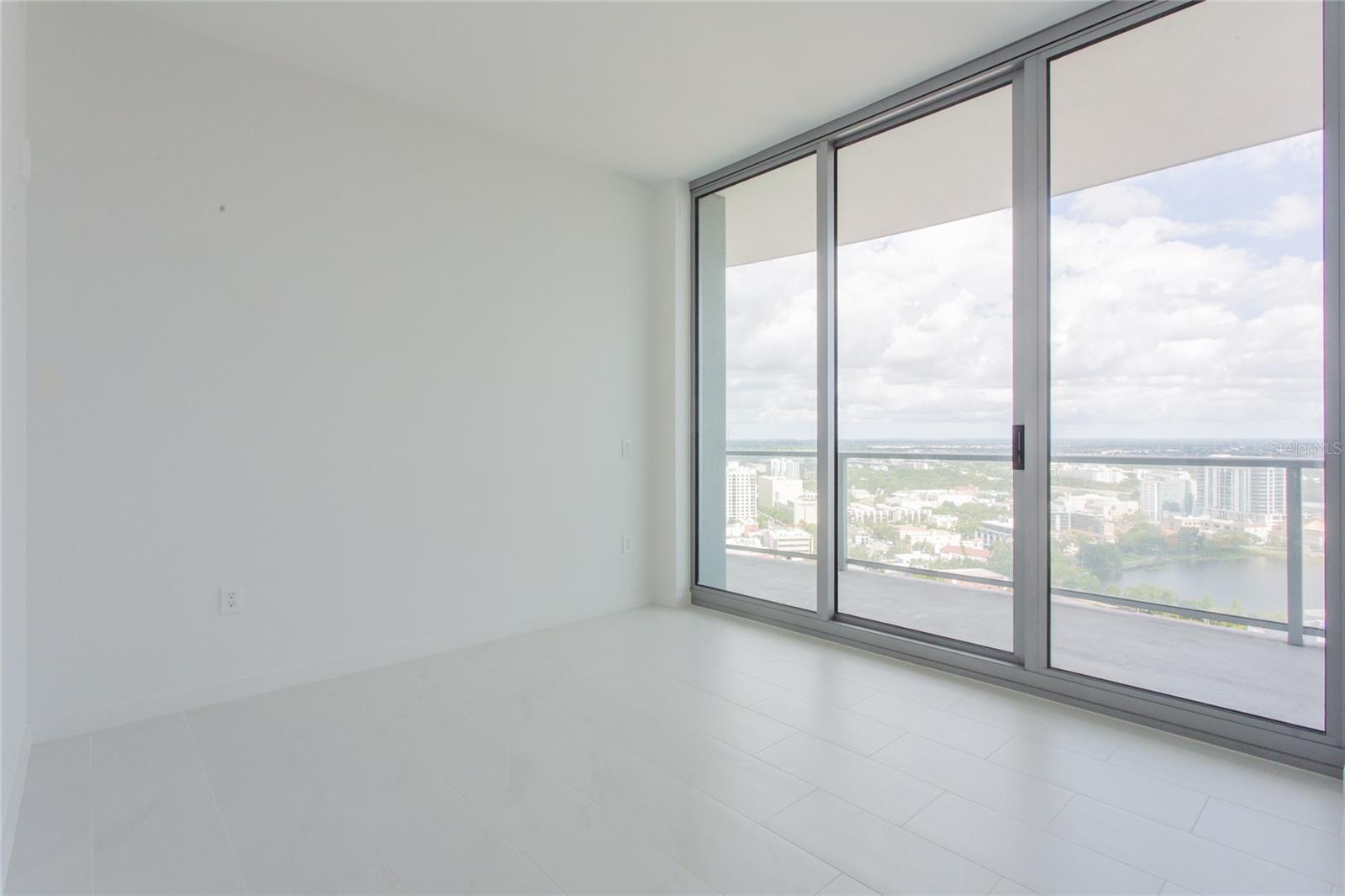 400 CENTRAL AVE #2601