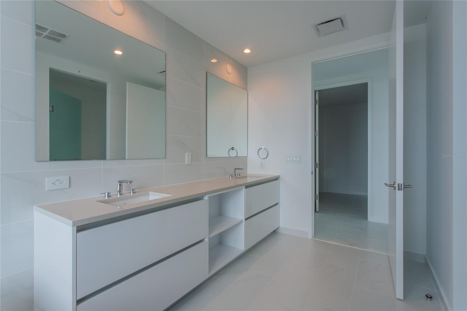 400 CENTRAL AVE #2601
