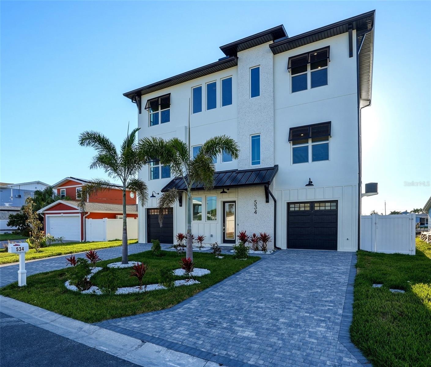 534 CRYSTAL DR