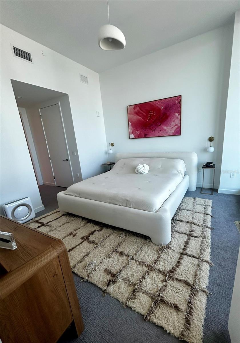 400 CENTRAL AVE #1904