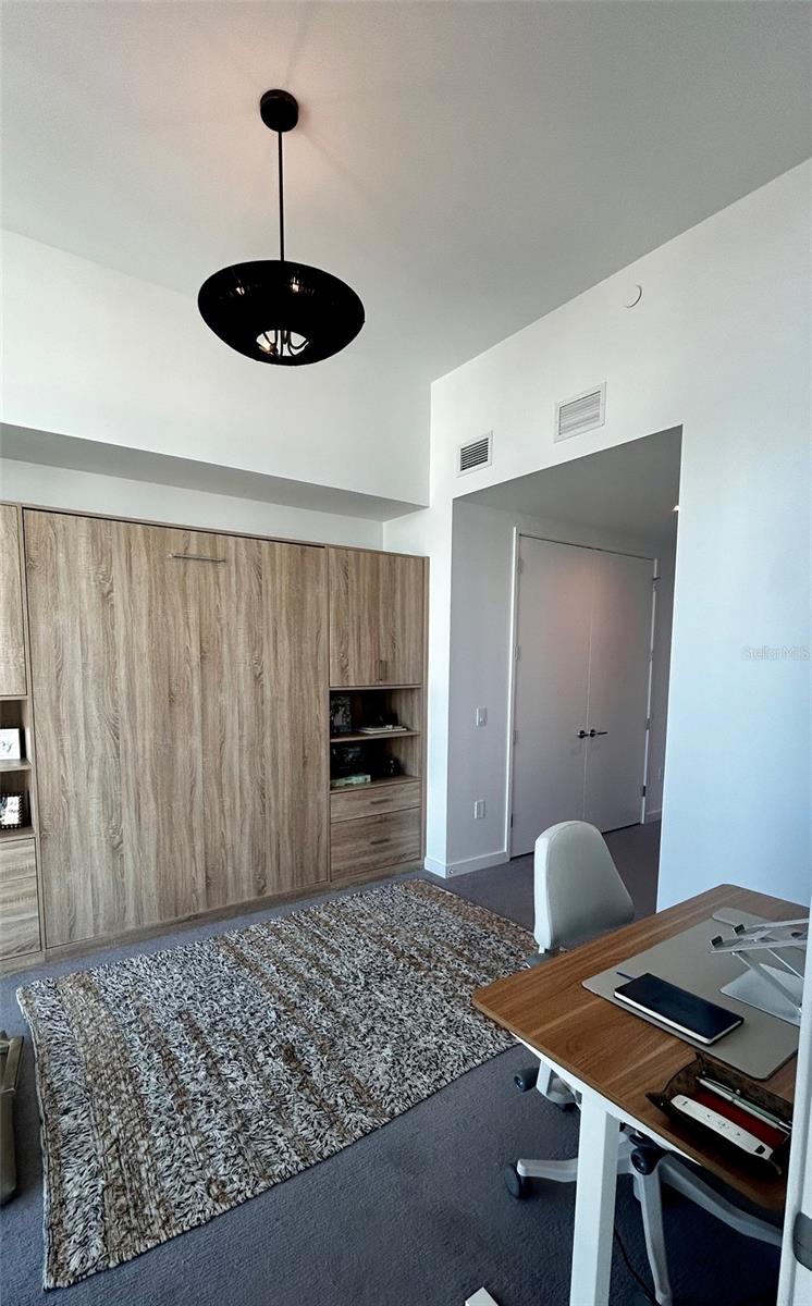 400 CENTRAL AVE #1904