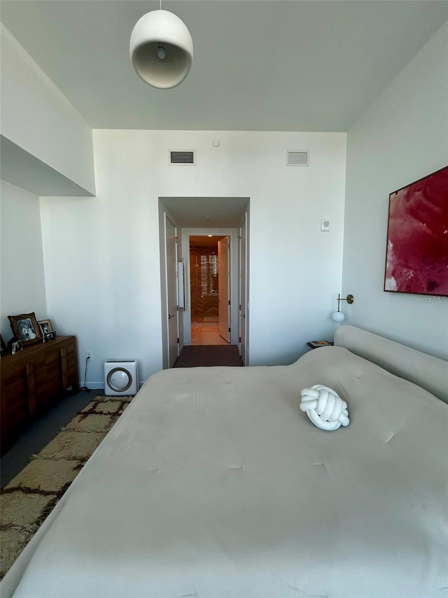 400 CENTRAL AVE #1904