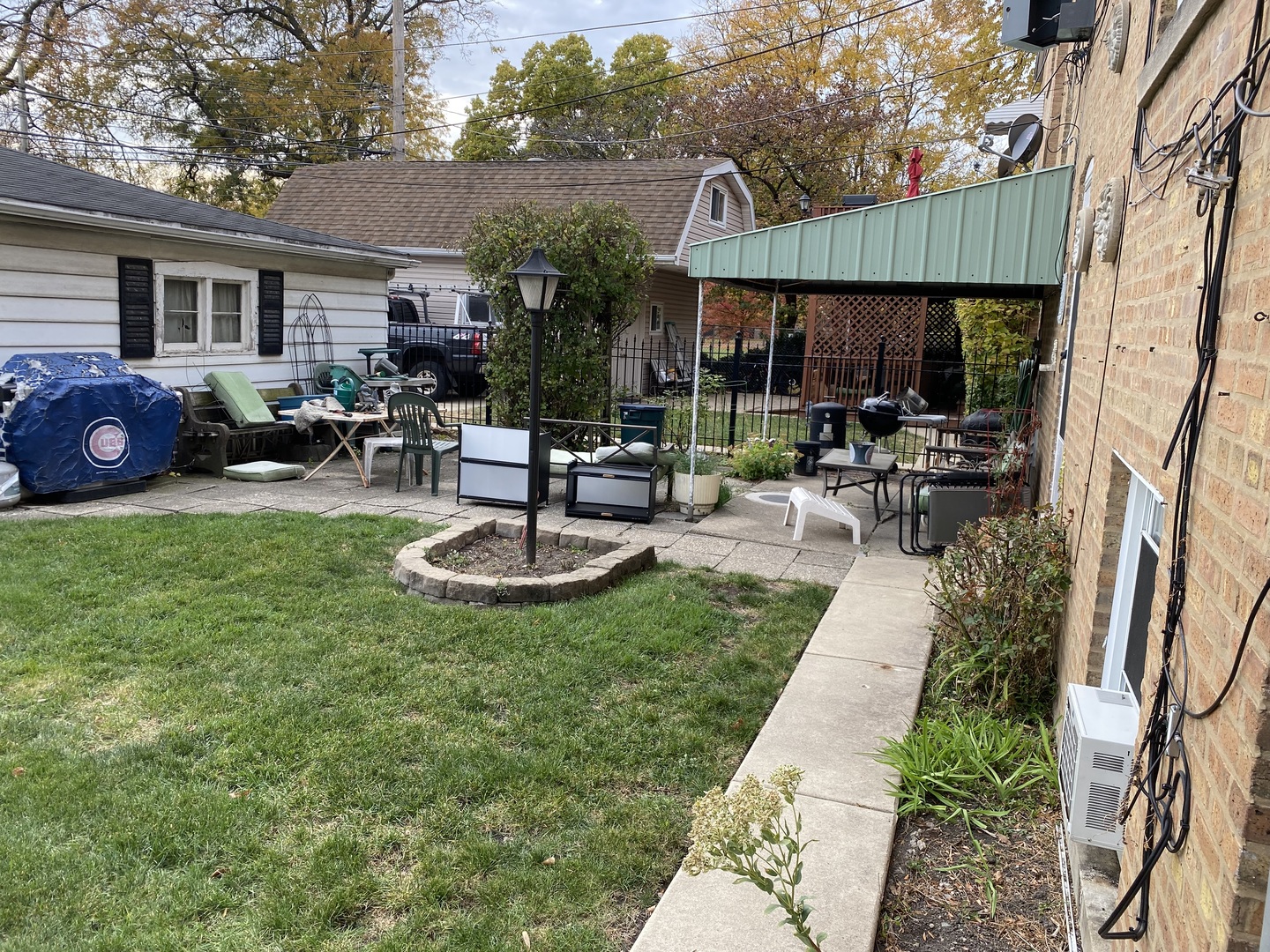 6909 W Addison Street Unit: 2W