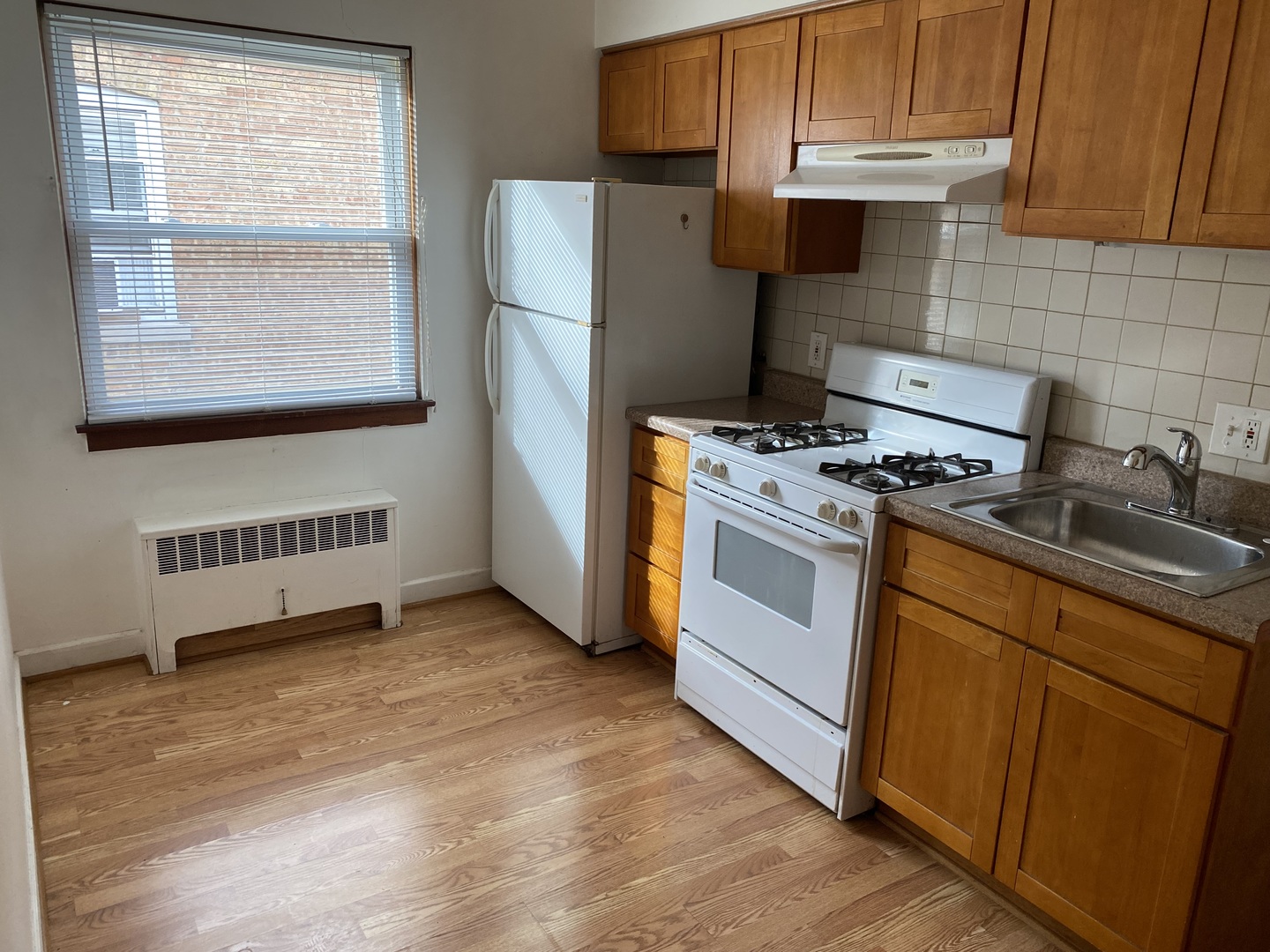 6909 W Addison Street Unit: 2W
