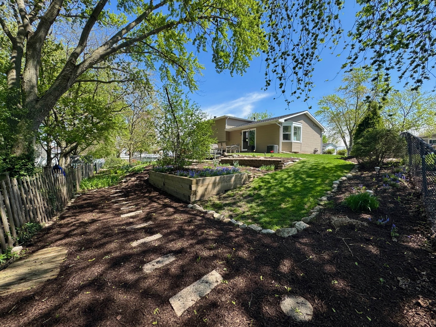 660 Londonberry Lane
