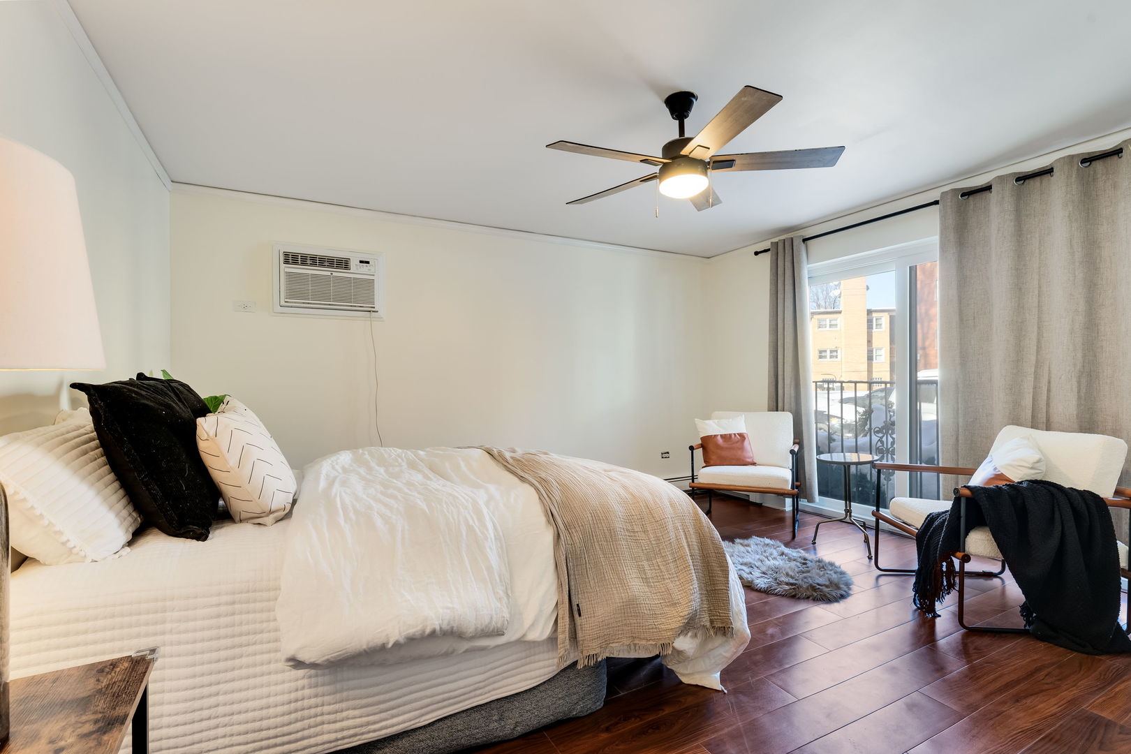 5543 W Higgins Avenue Unit: 1