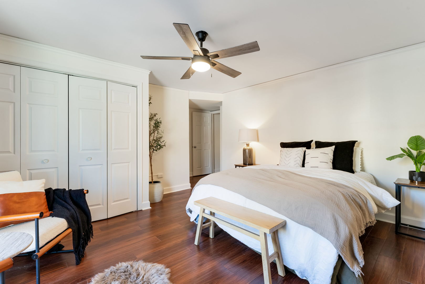 5543 W Higgins Avenue Unit: 1