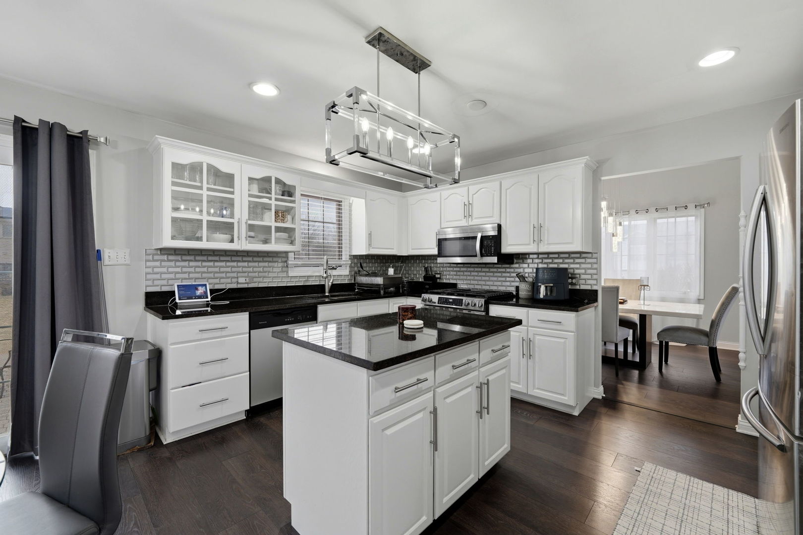 22931 Ridgeway Avenue