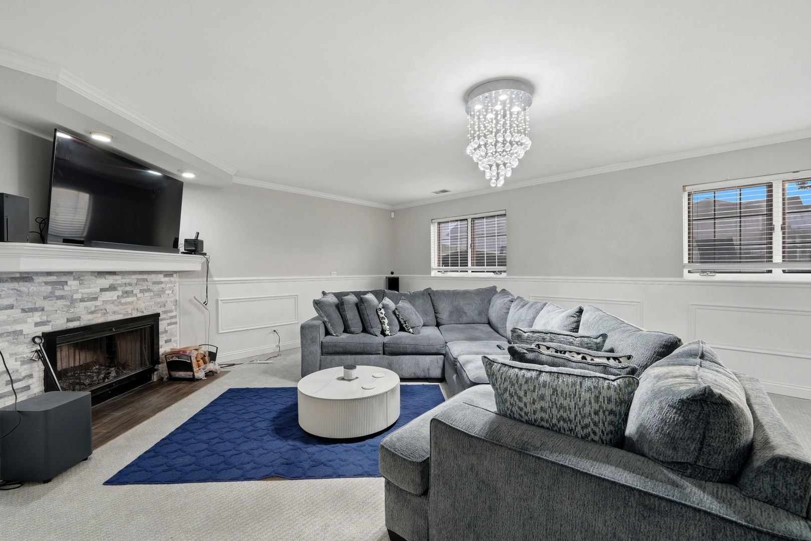 22931 Ridgeway Avenue