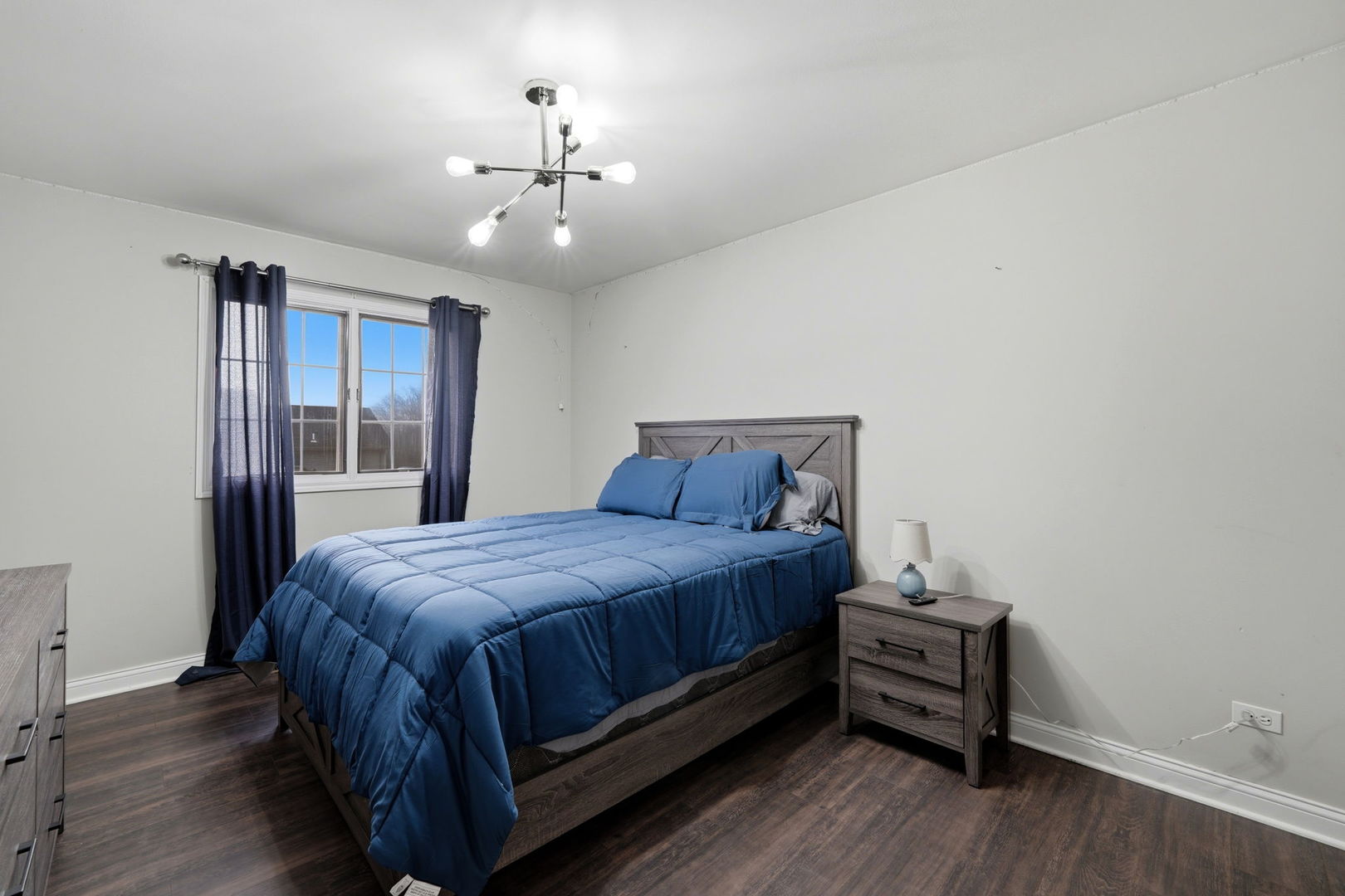 22931 Ridgeway Avenue