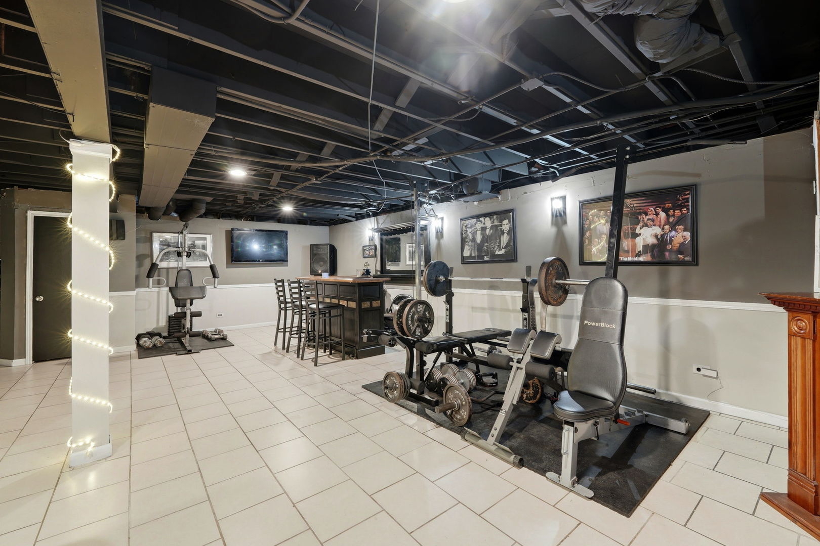 22931 Ridgeway Avenue