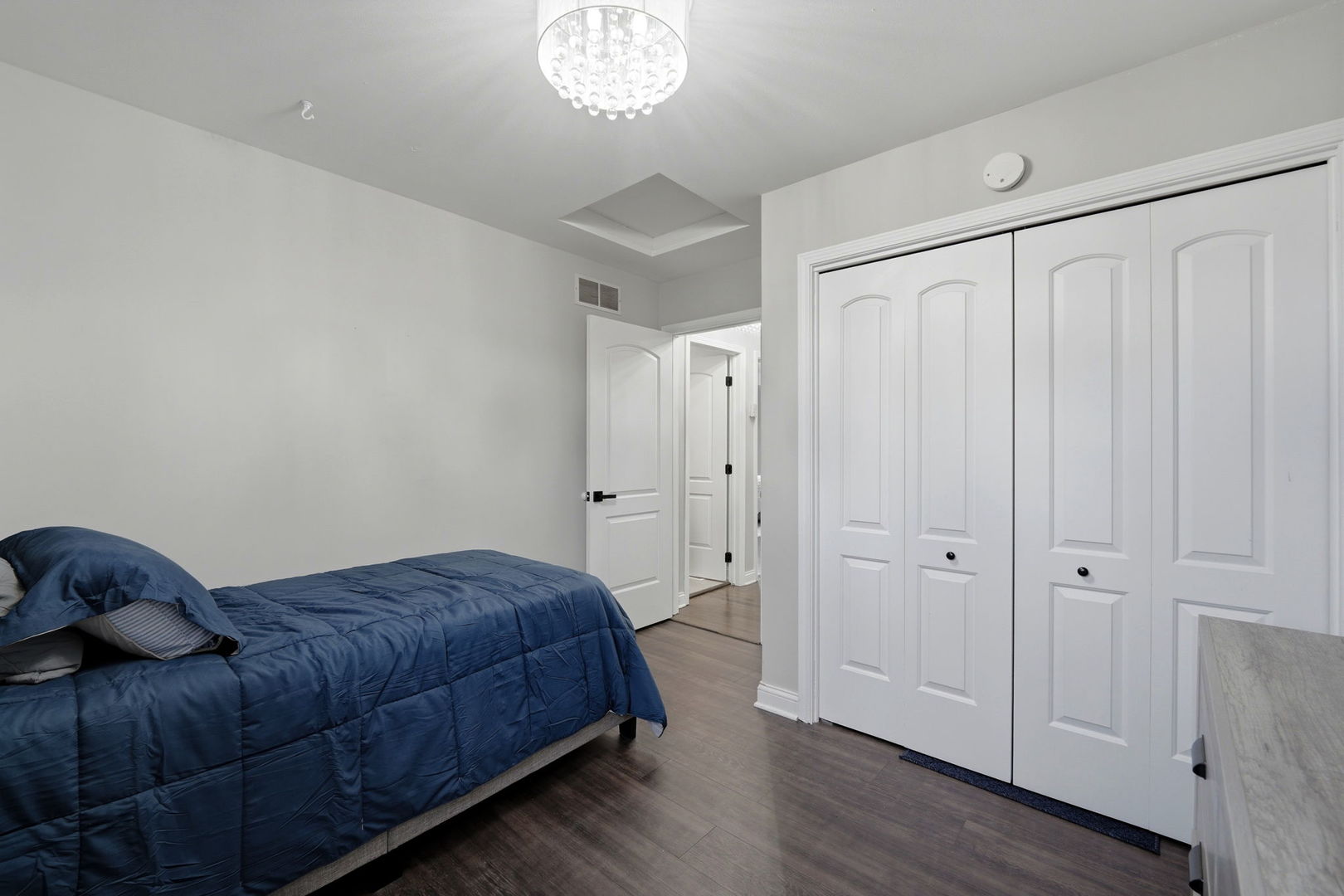 22931 Ridgeway Avenue