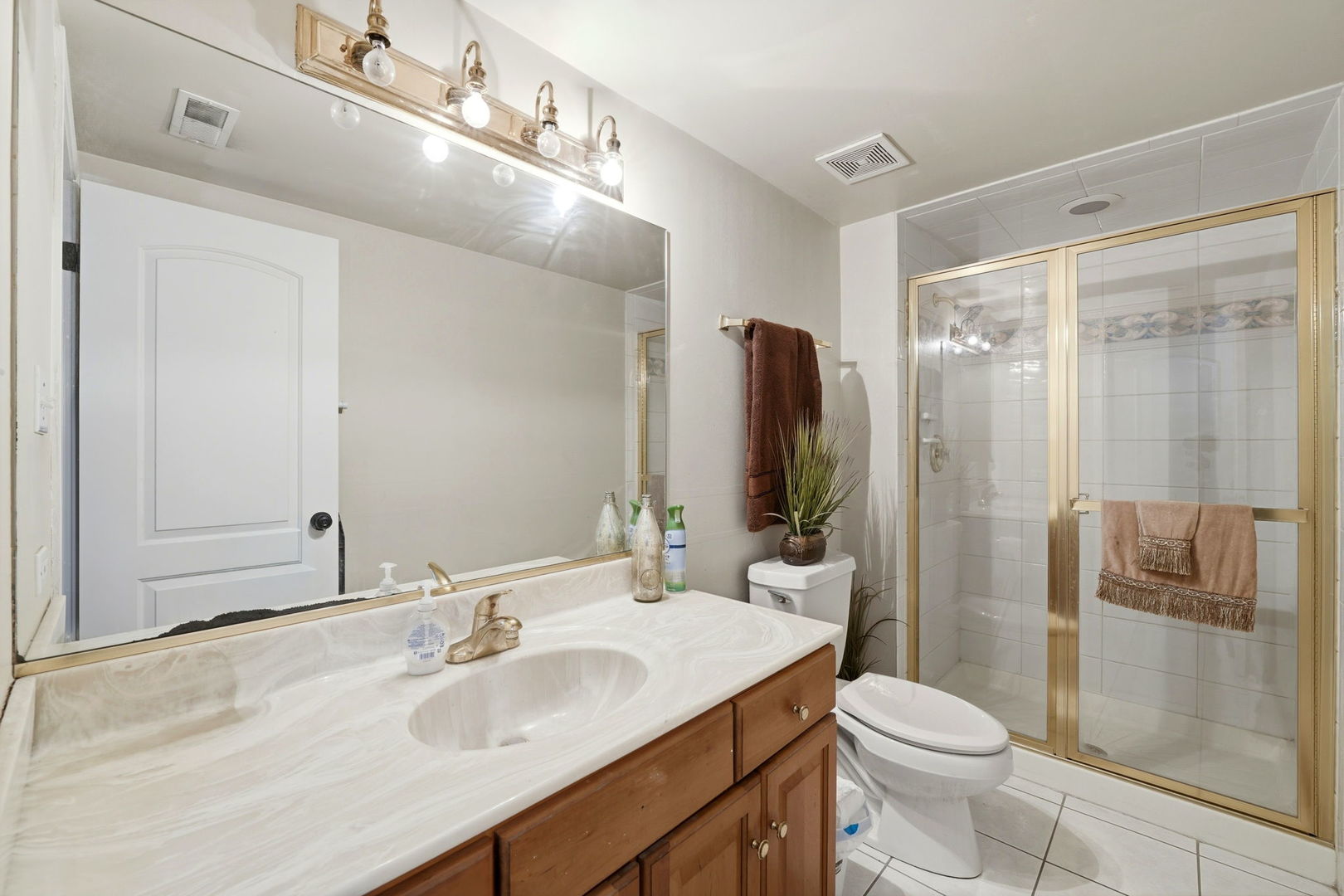 22931 Ridgeway Avenue