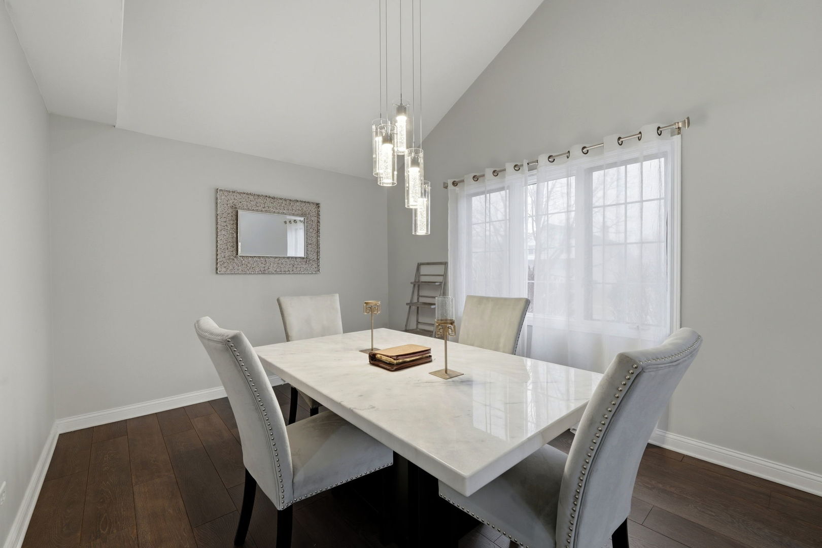 22931 Ridgeway Avenue