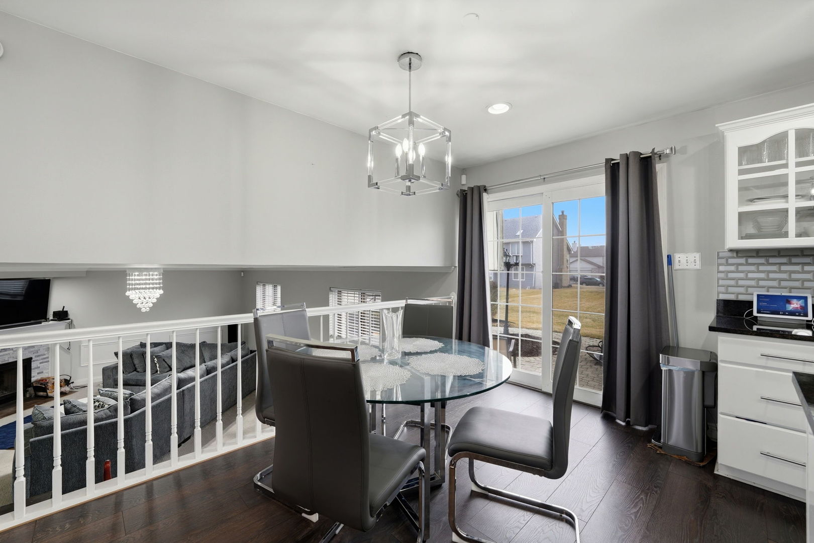 22931 Ridgeway Avenue