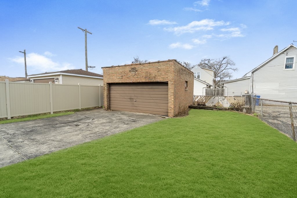 2844 N Narragansett Avenue