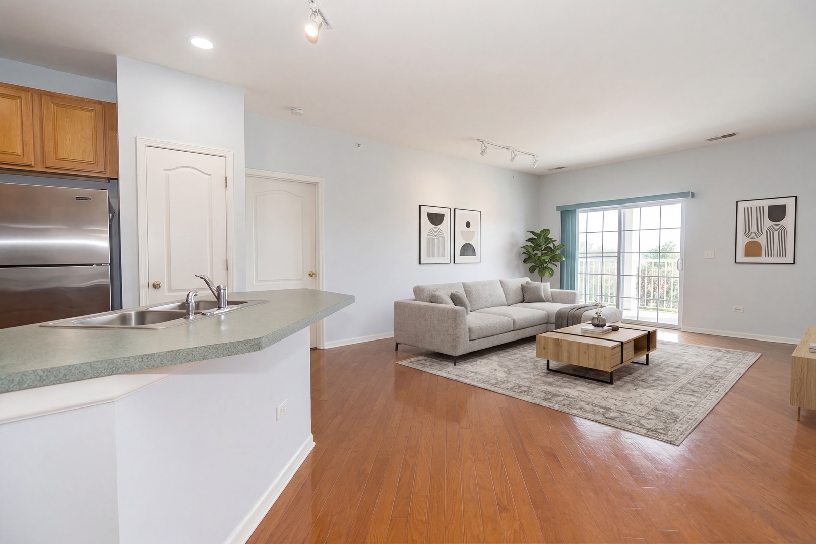 1299 W Lake Street Unit: 302
