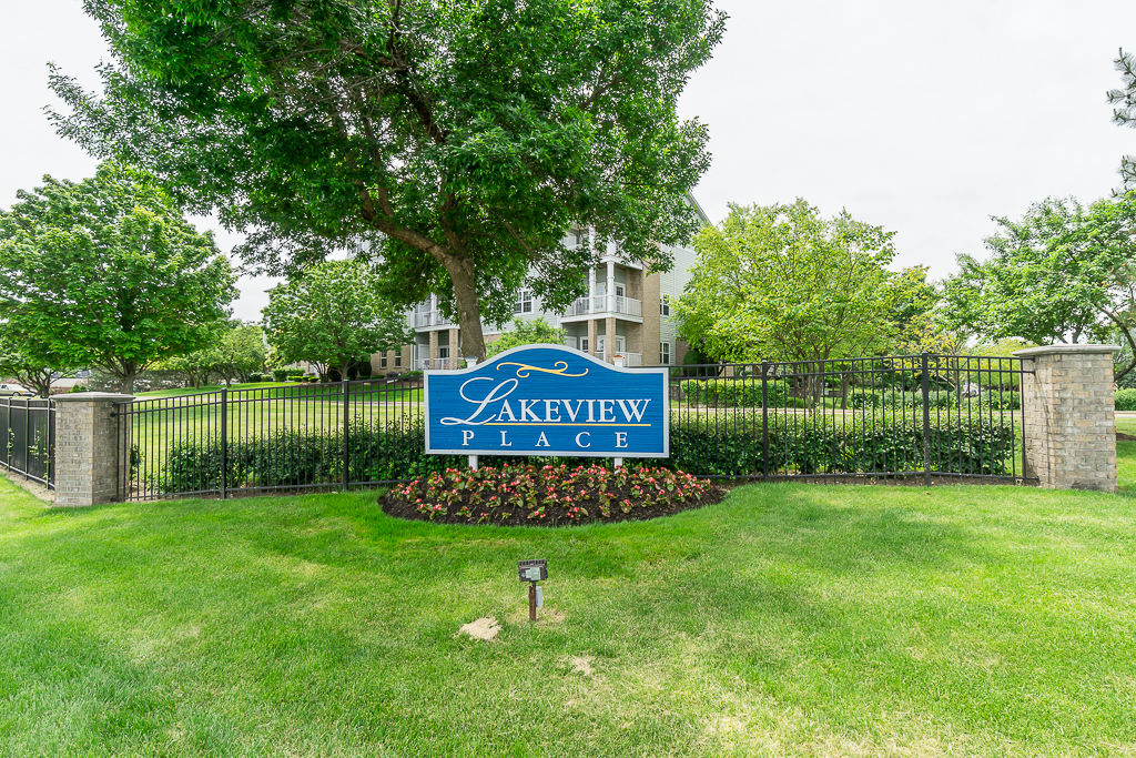 1299 W Lake Street Unit: 302