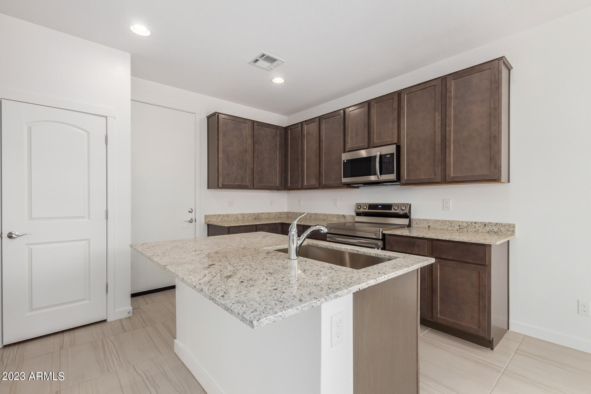 655 S Del Rancho Circle