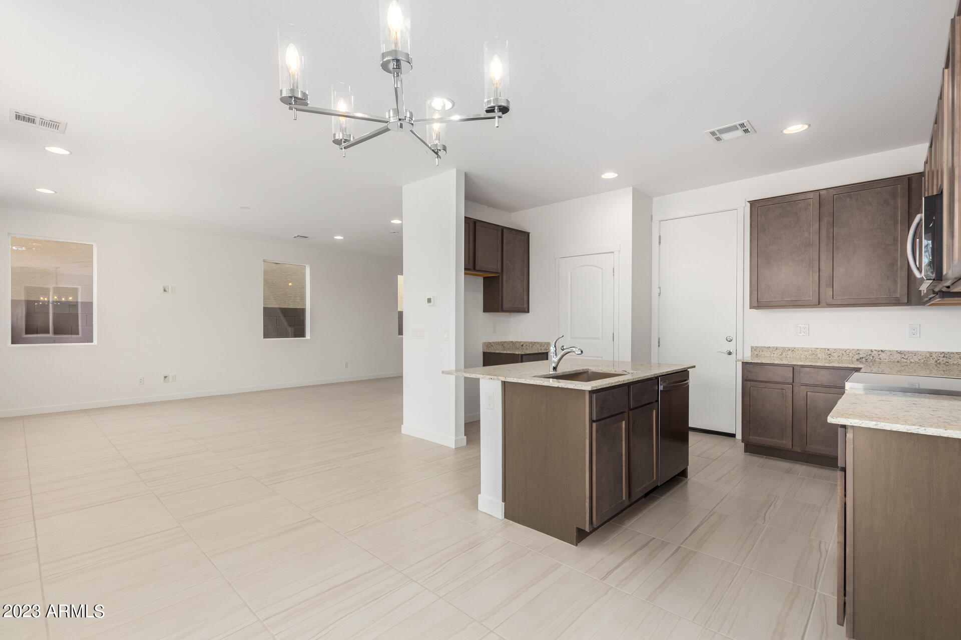 655 S Del Rancho Circle