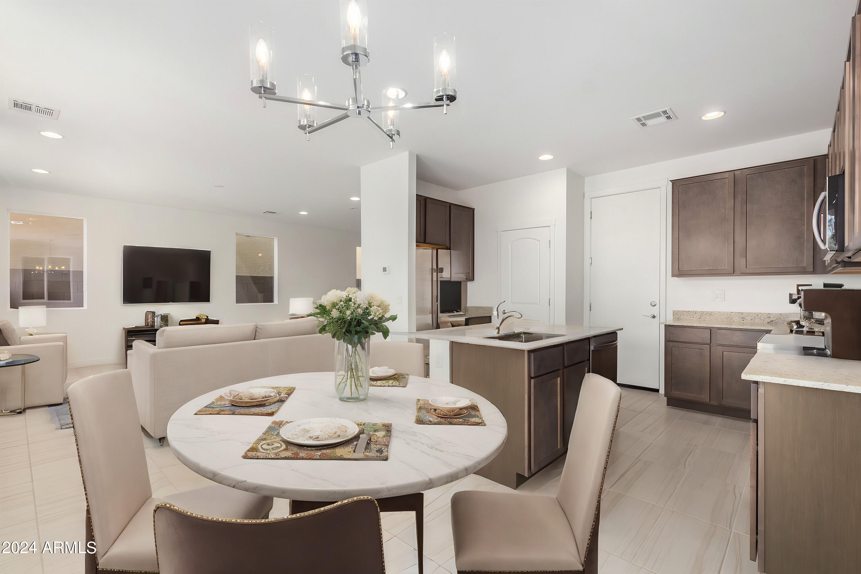 655 S Del Rancho Circle