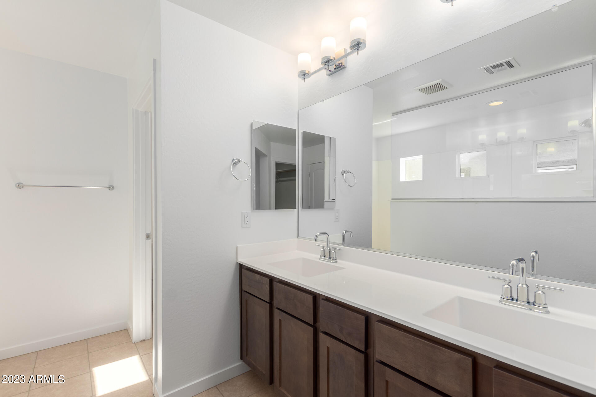 655 S Del Rancho Circle