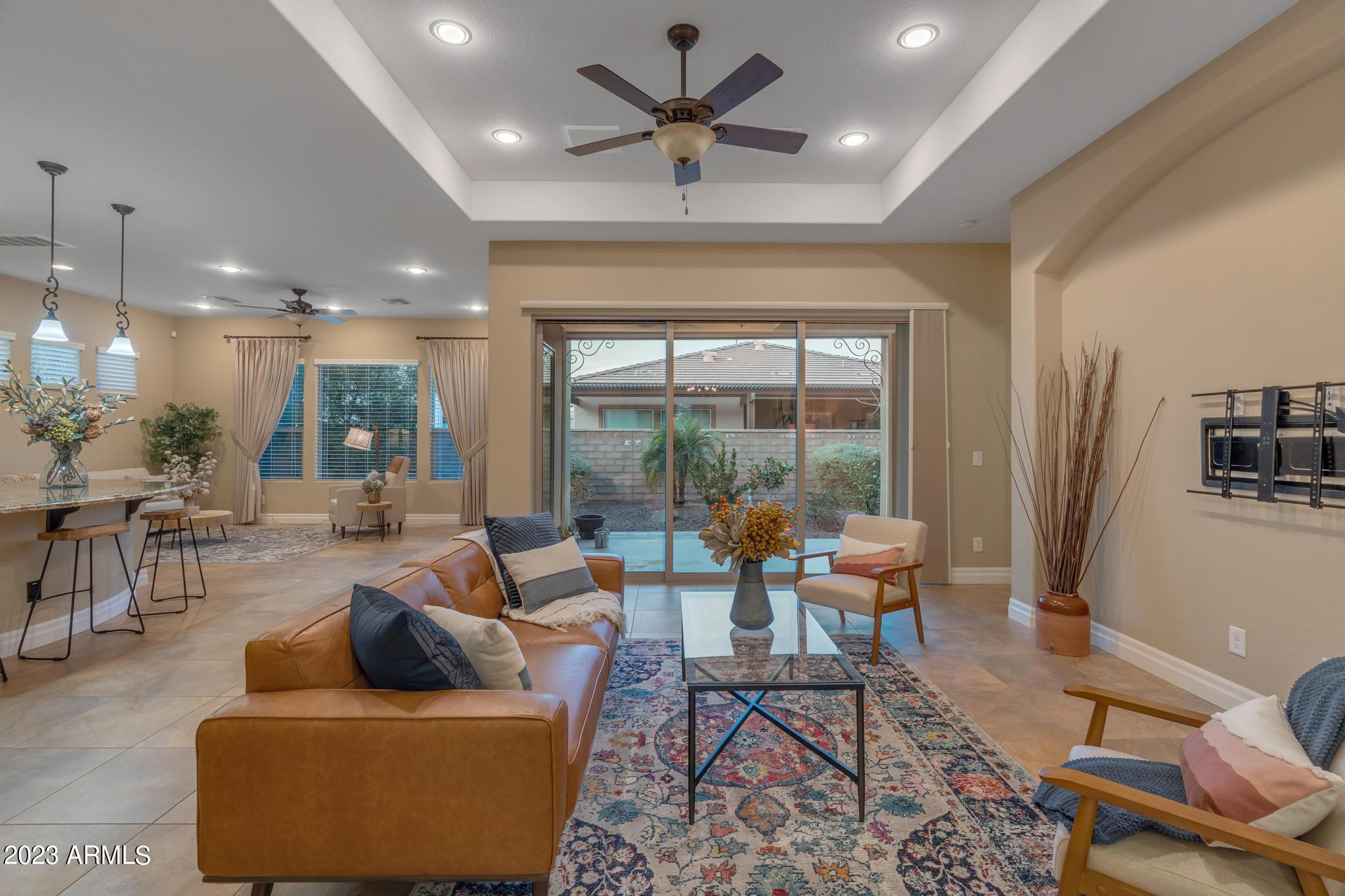 298 E LADDOOS Avenue