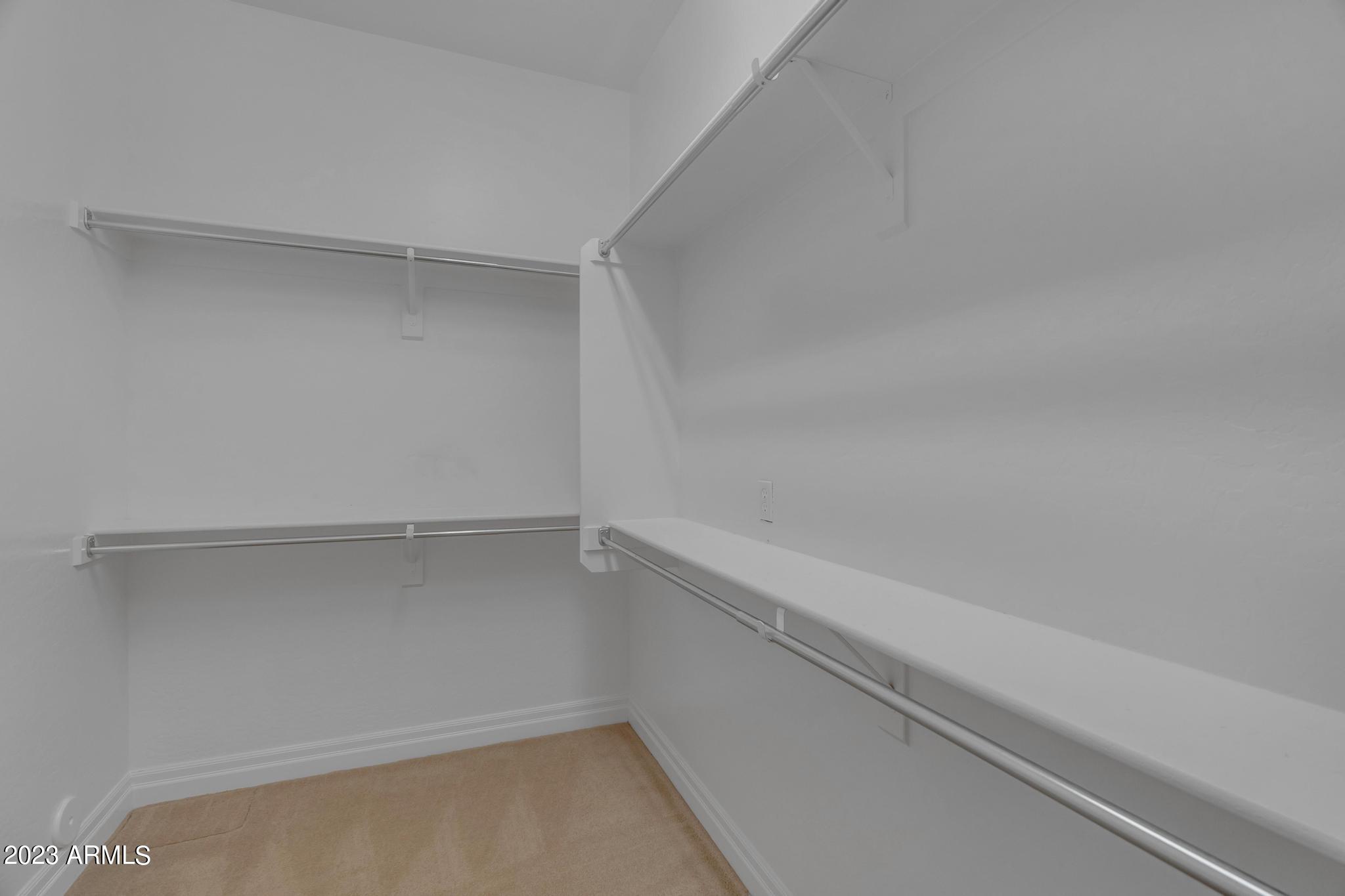 298 E LADDOOS Avenue