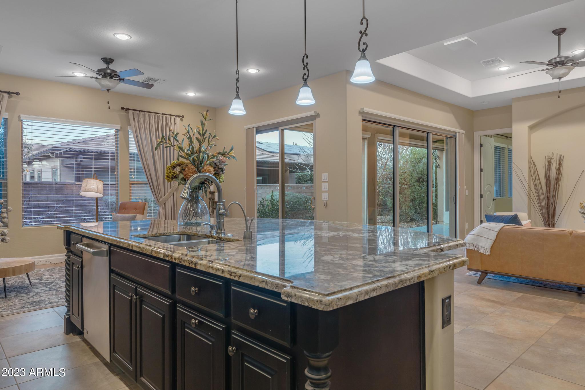 298 E LADDOOS Avenue