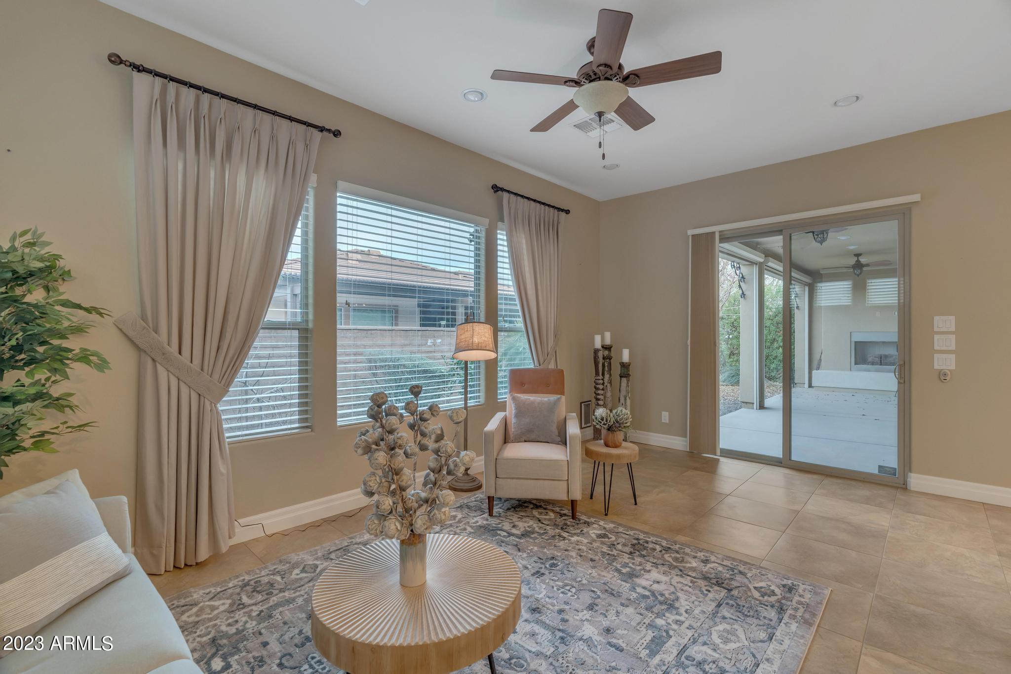 298 E LADDOOS Avenue