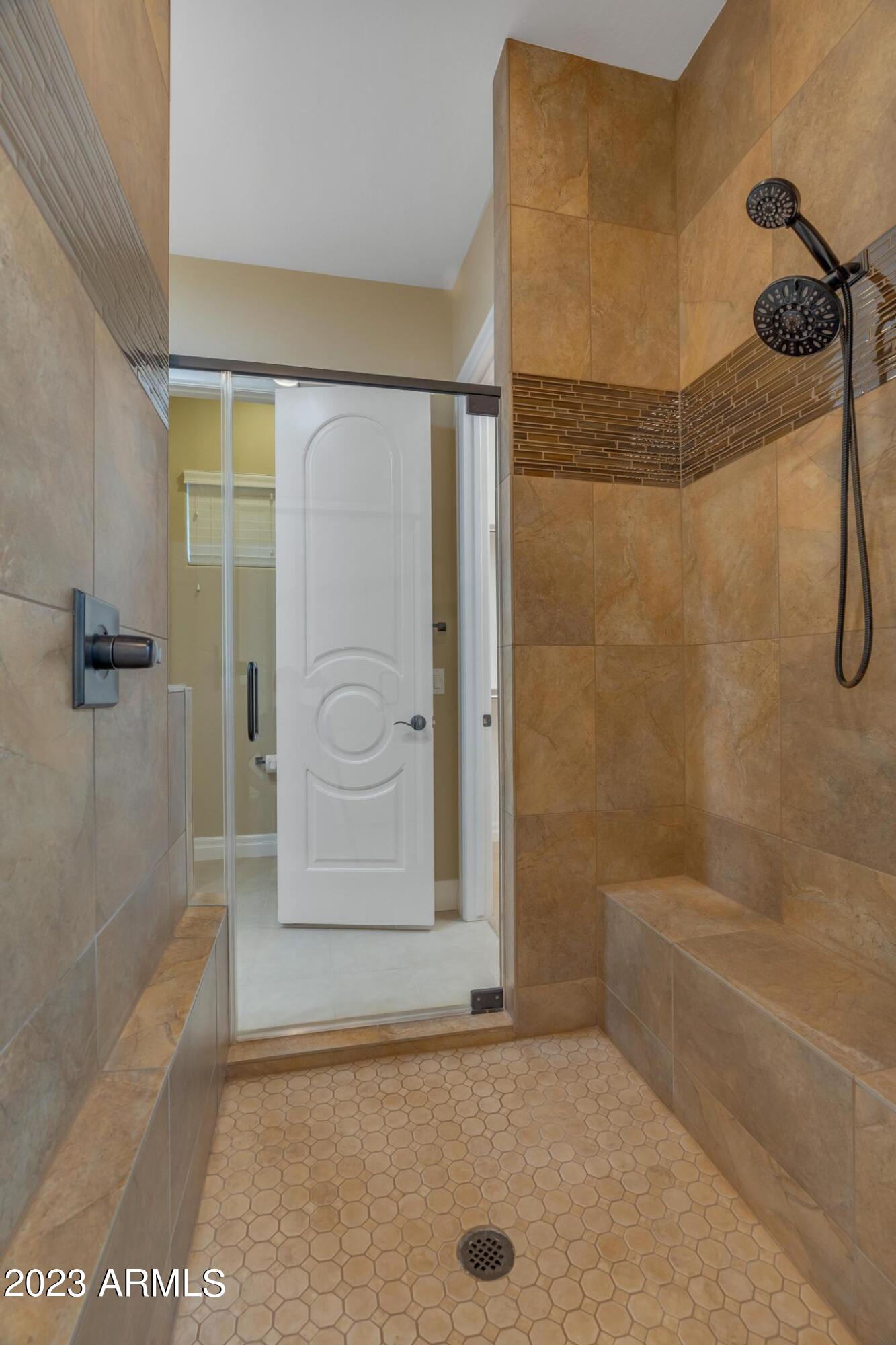 298 E LADDOOS Avenue