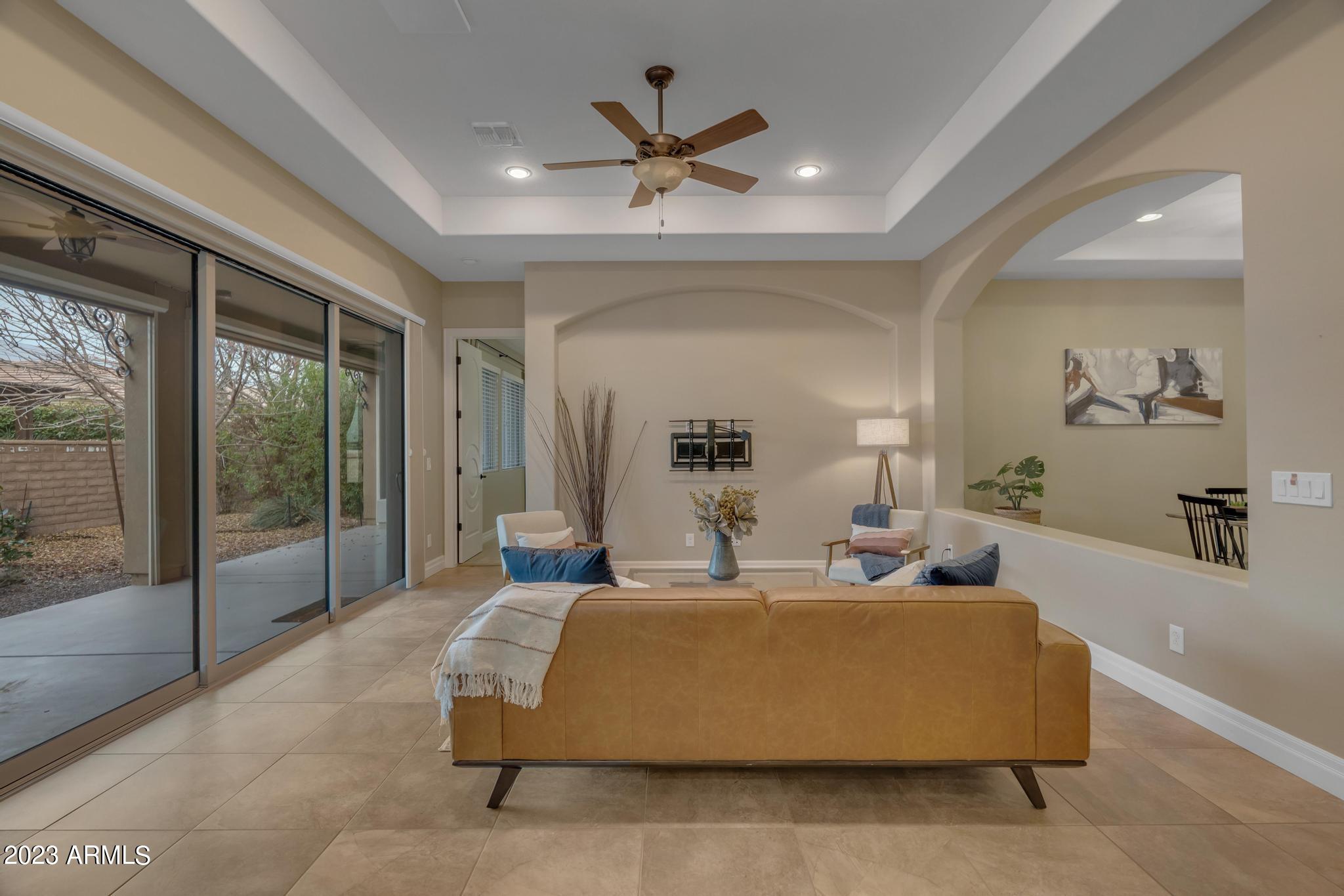 298 E LADDOOS Avenue