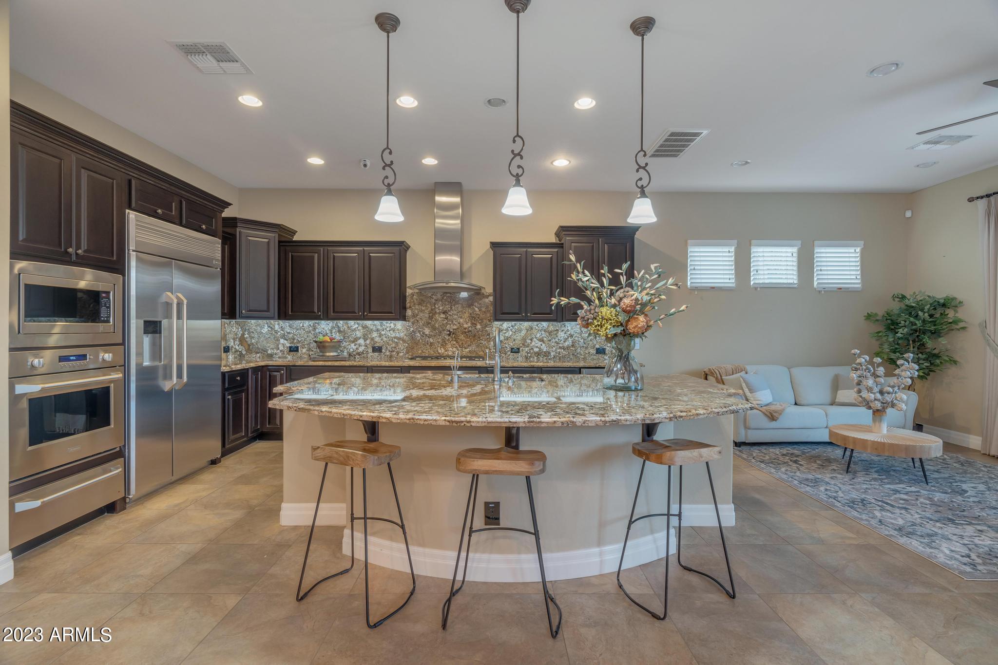 298 E LADDOOS Avenue