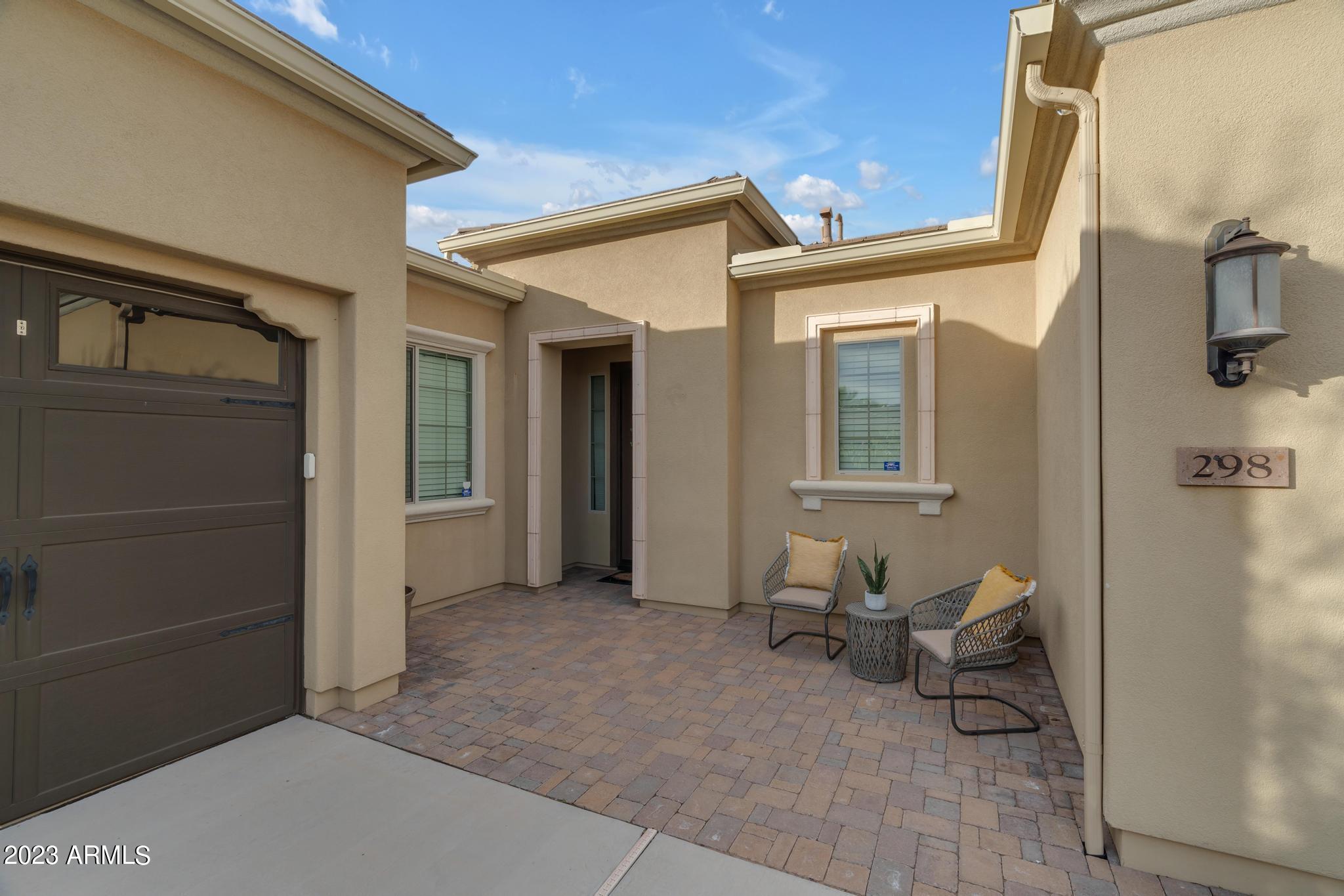 298 E LADDOOS Avenue