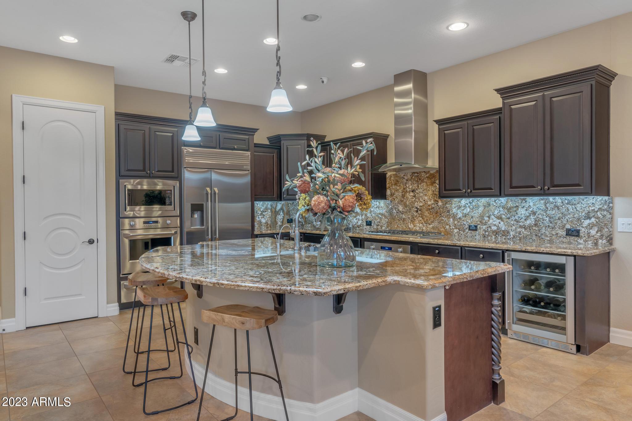 298 E LADDOOS Avenue