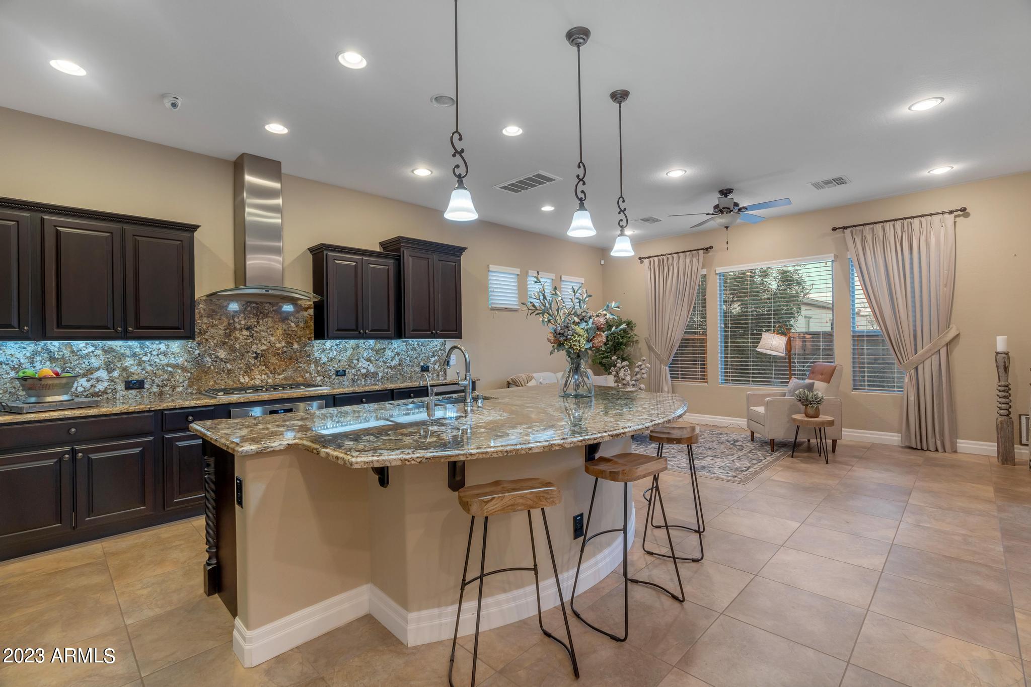 298 E LADDOOS Avenue