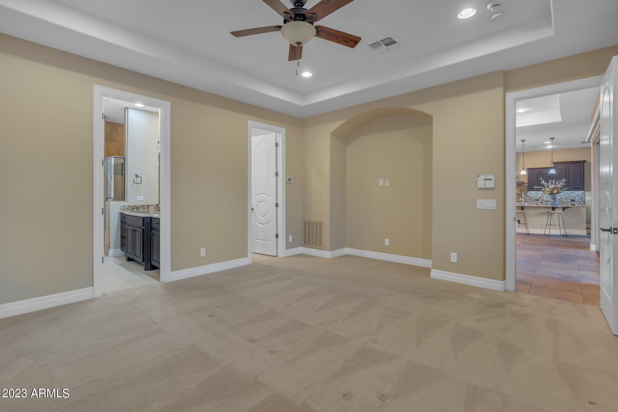 298 E LADDOOS Avenue