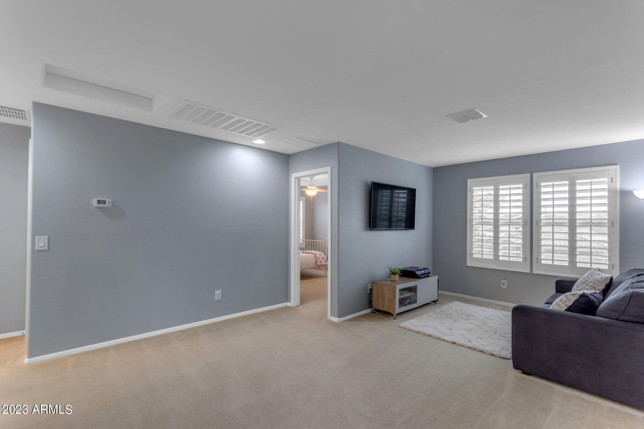 2656 E HICKORY Street