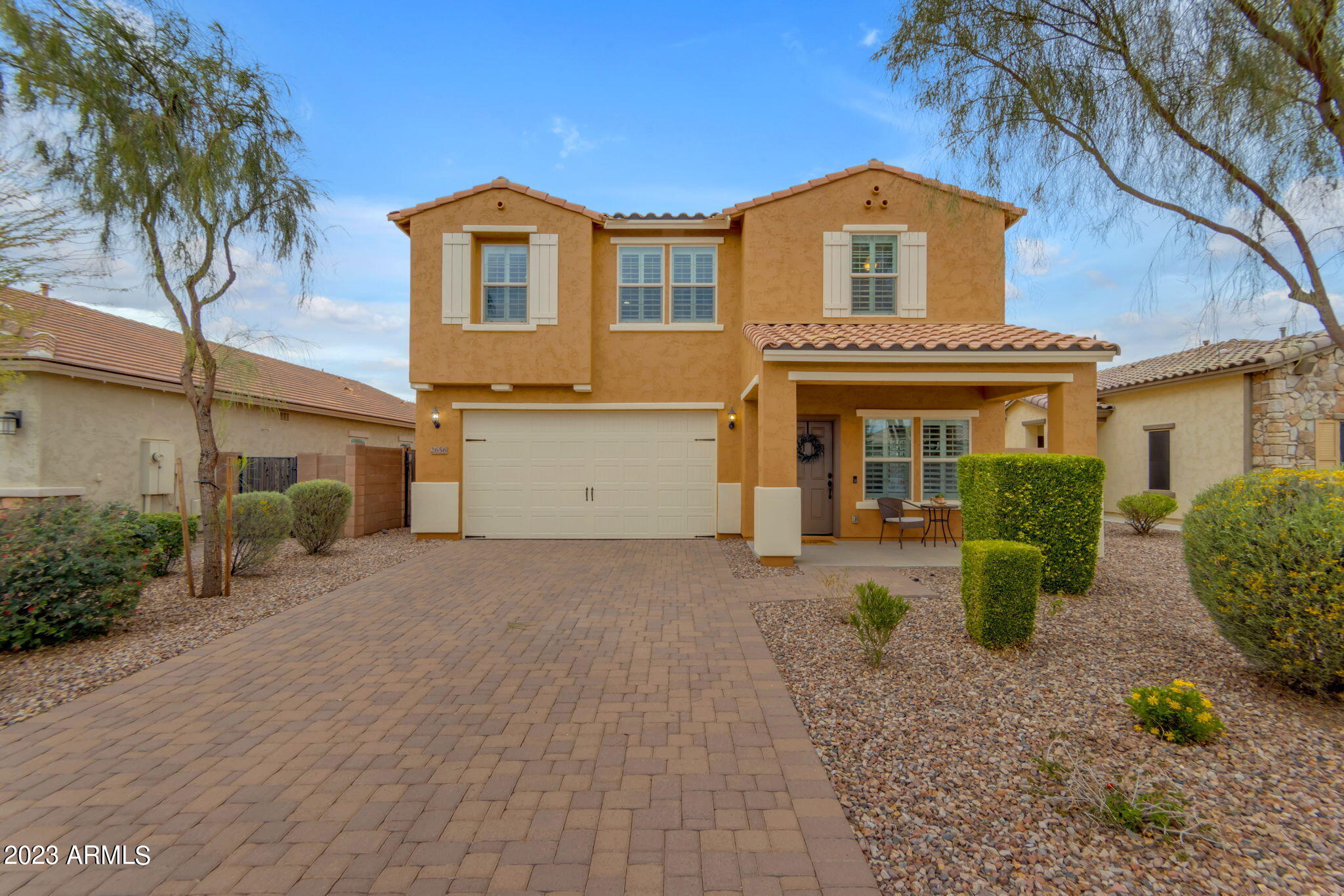 2656 E HICKORY Street