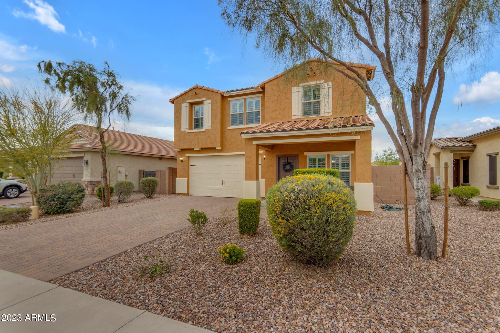 2656 E HICKORY Street