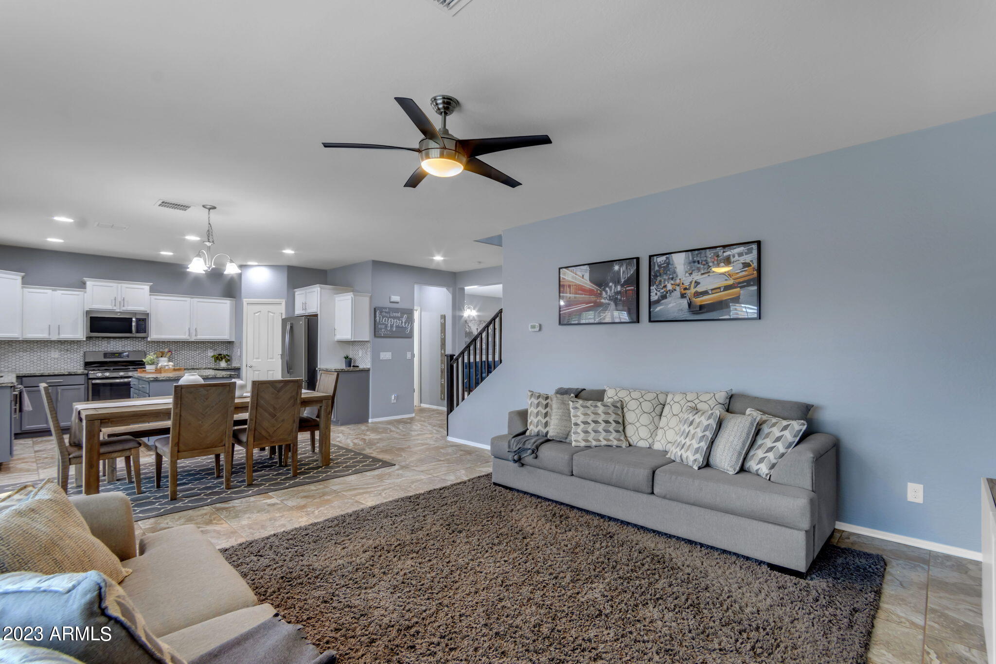 2656 E HICKORY Street