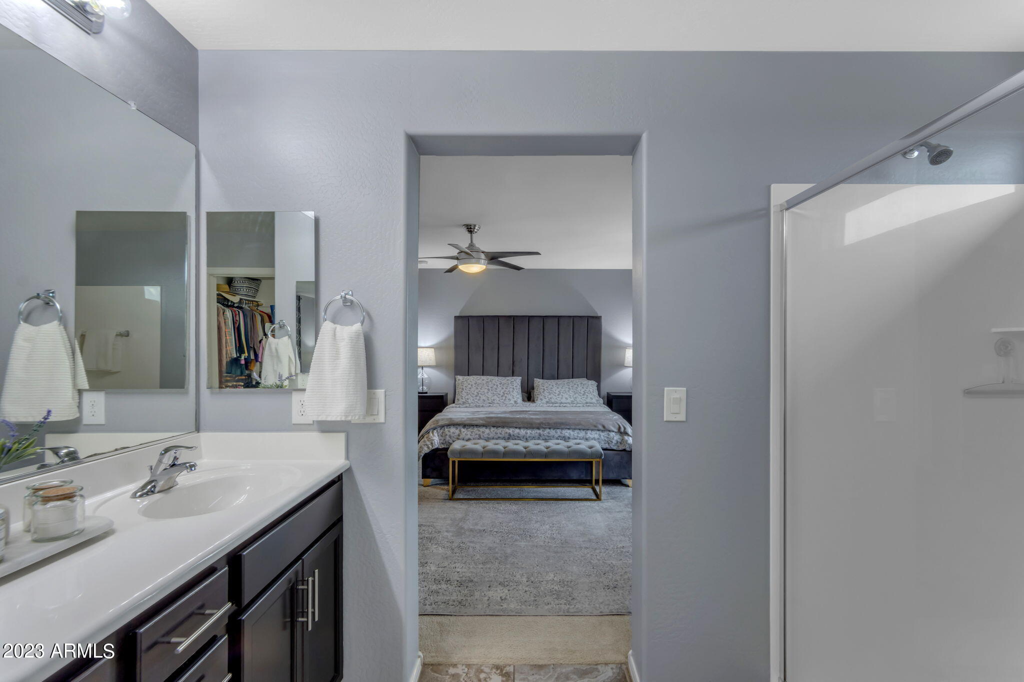 2656 E HICKORY Street