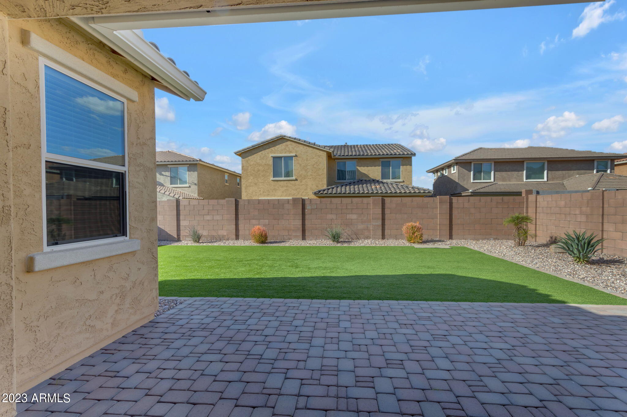 2388 E HAZELTINE Way